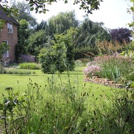 Tuin bij monumentale T-Boerderij